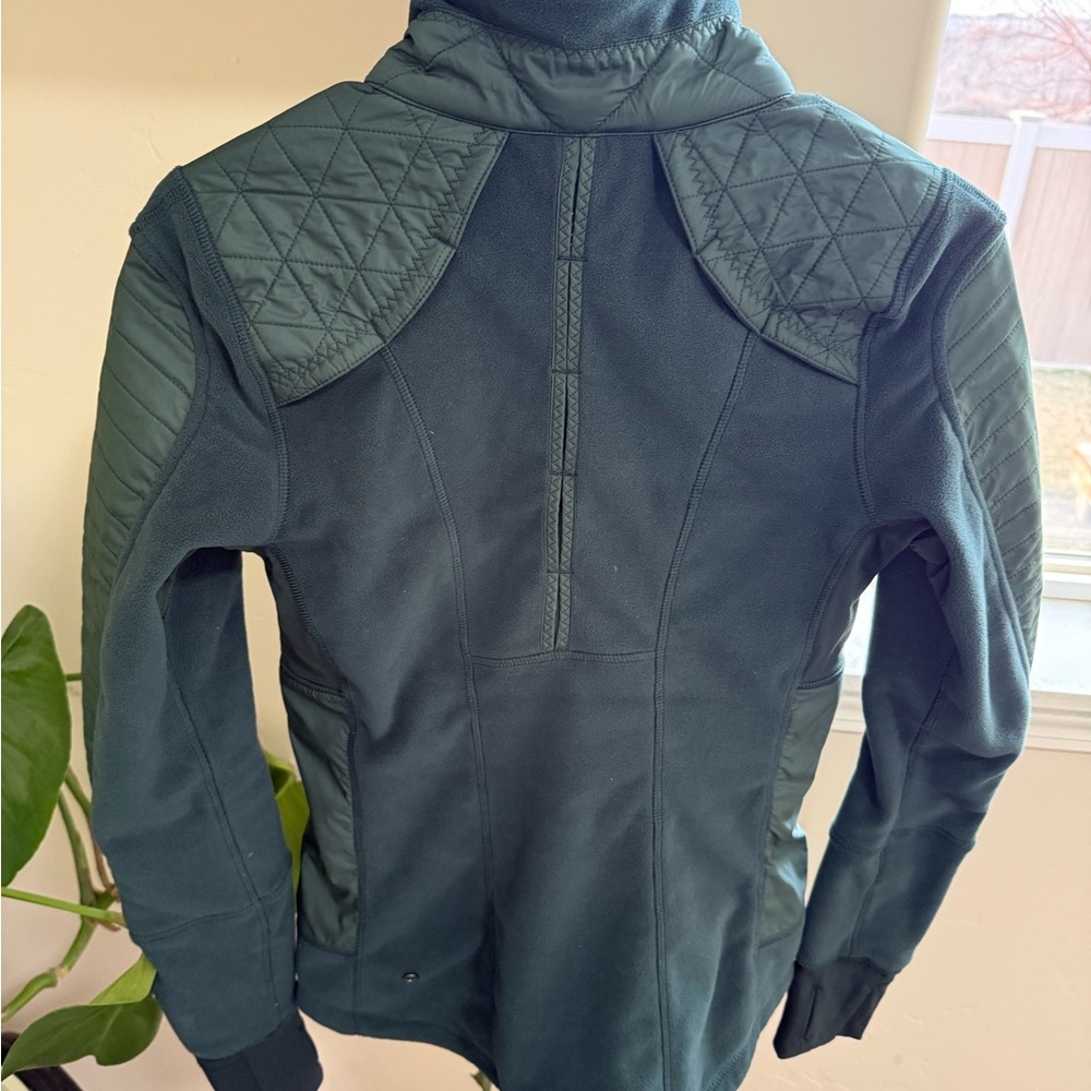 Lululemon 2-way Jacket - Removable hood - Picture 6 of 6